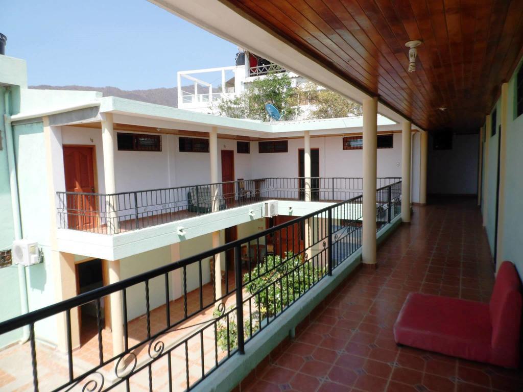Hostal Dumbira 塔甘加 外观 照片