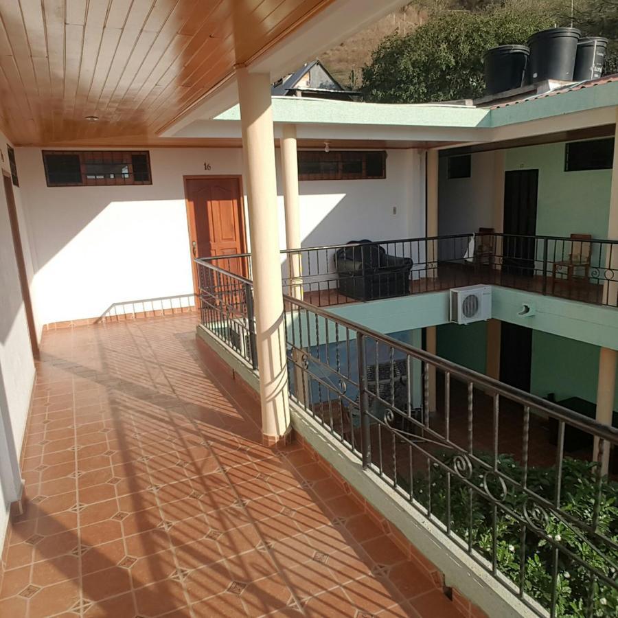 Hostal Dumbira 塔甘加 外观 照片