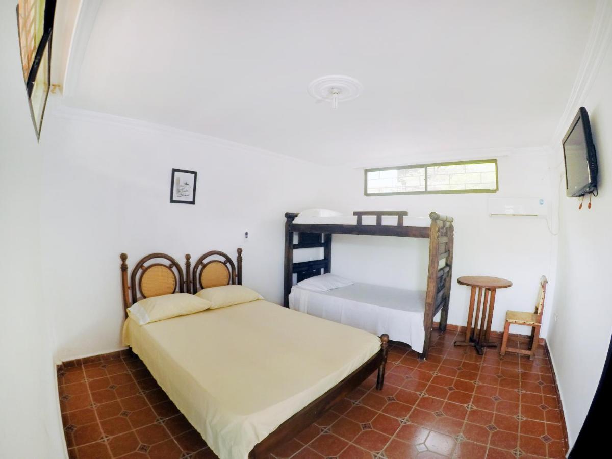 Hostal Dumbira 塔甘加 外观 照片