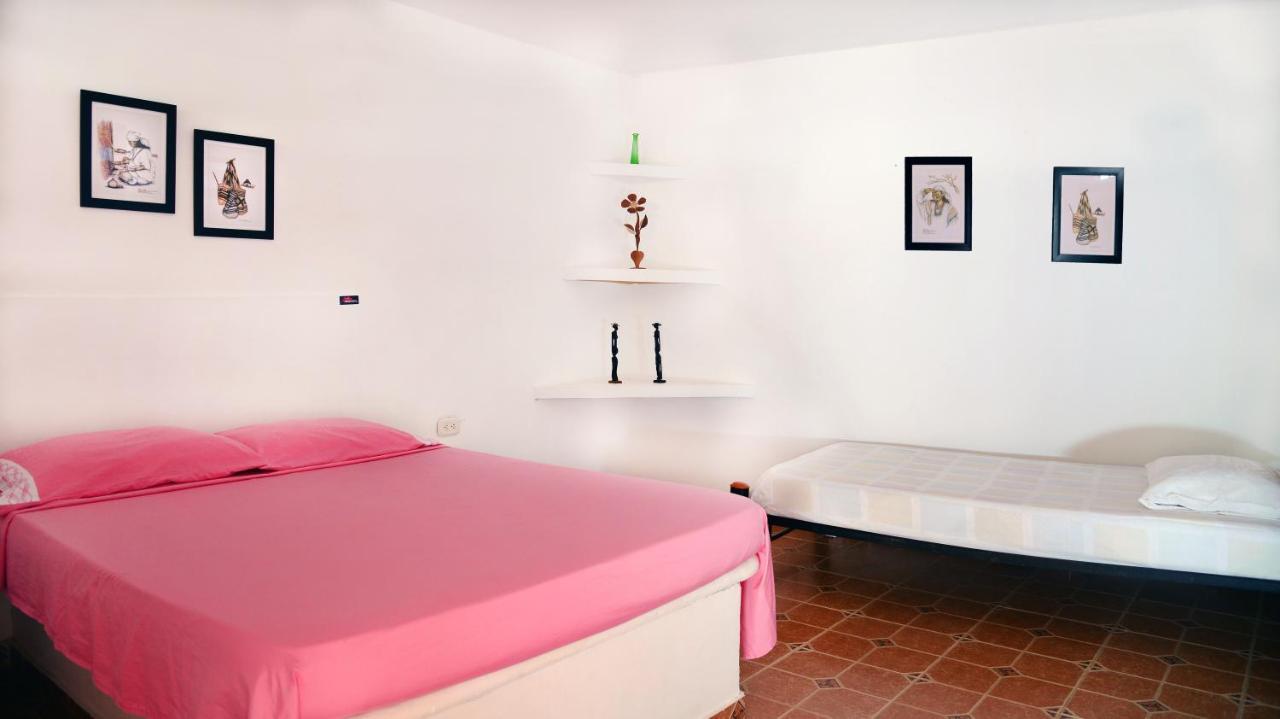 Hostal Dumbira 塔甘加 外观 照片