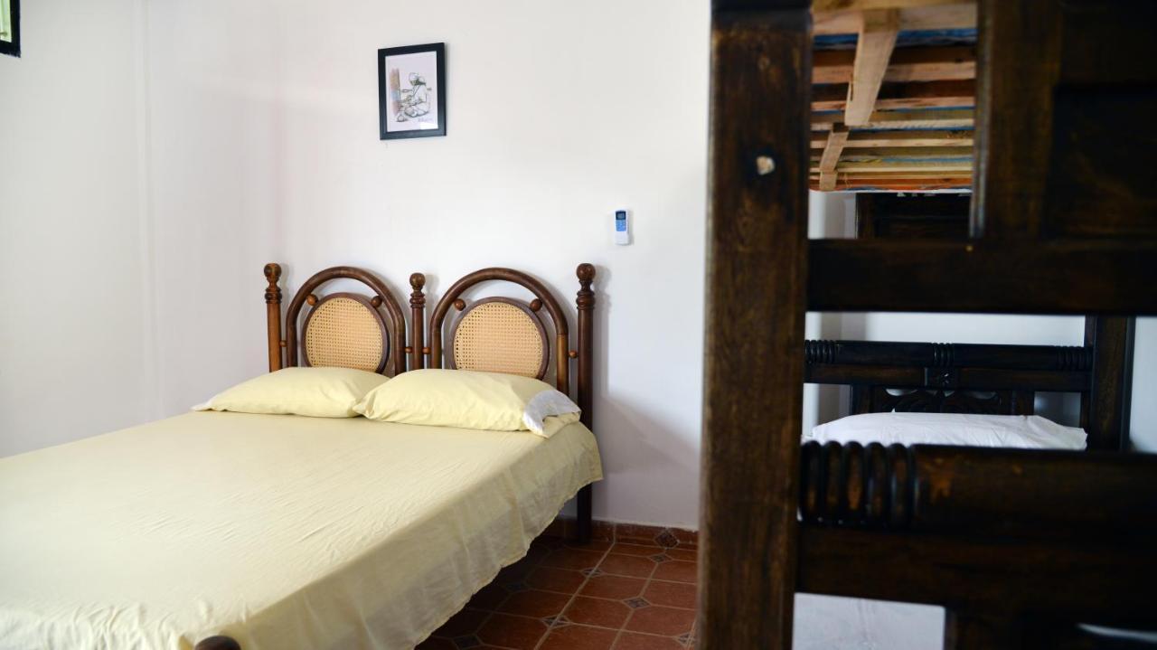 Hostal Dumbira 塔甘加 外观 照片