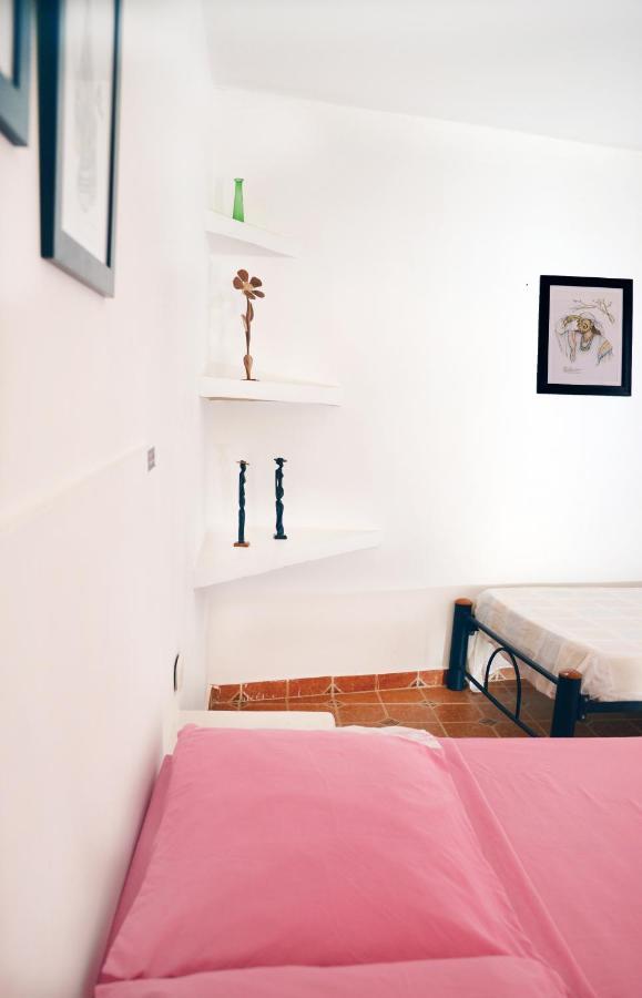 Hostal Dumbira 塔甘加 外观 照片